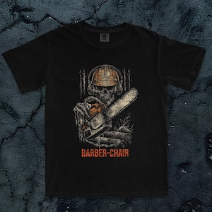 T-shirt voor houthakker met kettingzaag, Comfort Colors 1717 Heavyweight Tee, donker macabere werkkleding, Skull Logger Survival cadeau voor hem