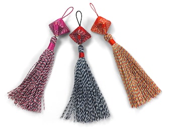 Sankakusui-Koma and Tassel Set - Everything you need to make little top ornaments with tassles