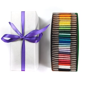 Anaito silkesbroderitrådset: 30 färger, japanskt filamentsilke