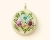 Vintage dried flower pendant, Pressed flower jewelry, Boho vintage pendant, Lucite flower, Flower circle pendant, Flower necklace bubble
