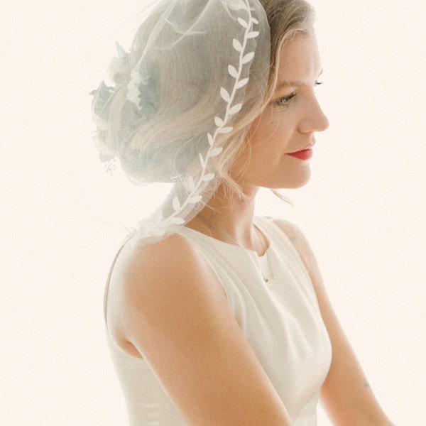 Short leaf trim veil, Blusher wedding veil, Unique bridal veil