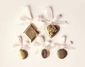 Bridal bouquet locket, Golden locket charm, Remembrance photo locket charm, Upcycled vintage locket, Gold Bouquet charm, Wedding gift bride