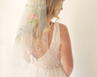 Shorty botanical bridal veil, Flower wedding veil, Floral bridal veil, Unique bridal veil, Bridal veil comb