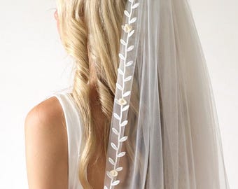 Velo de novia con roseta y adornos de hojas | Velo de novia de tul color marfil
