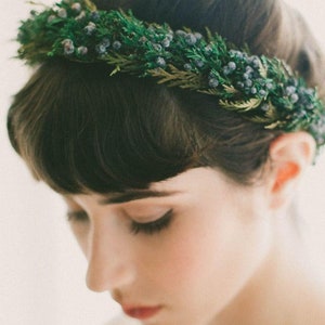 Winter bridal hair crown, Juniper headpiece, Winter wedding hair wreath image 2