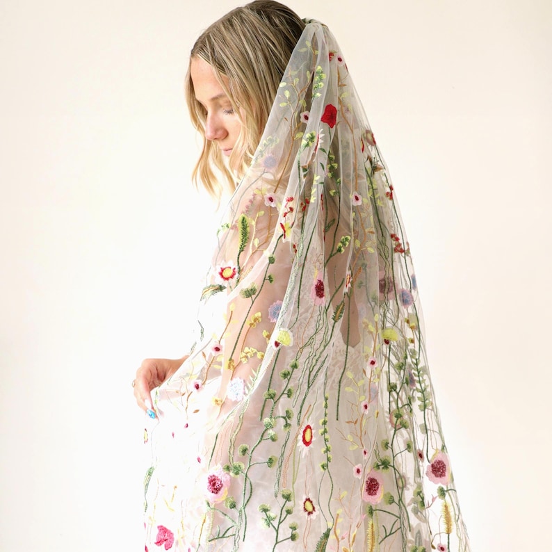 Embroidered Wildflowers Bridal Veil l Boho Flower Wedding Veil image 1