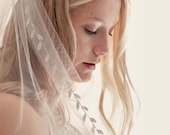 Leaf trim tulle wedding veil
