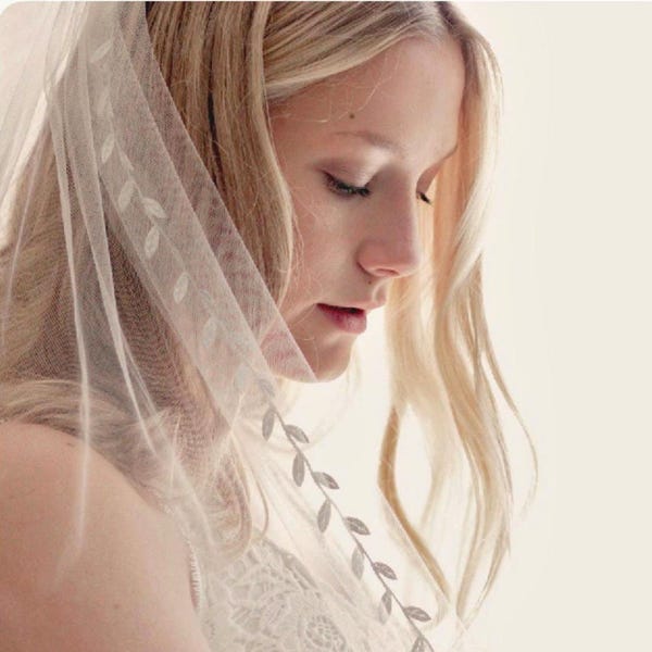 Leaf trim wedding veil: Tulle bridal veil