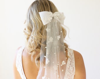 Pearl flower blossom bow, Tulle bridal hair bow, White hair bow, Veil alternative