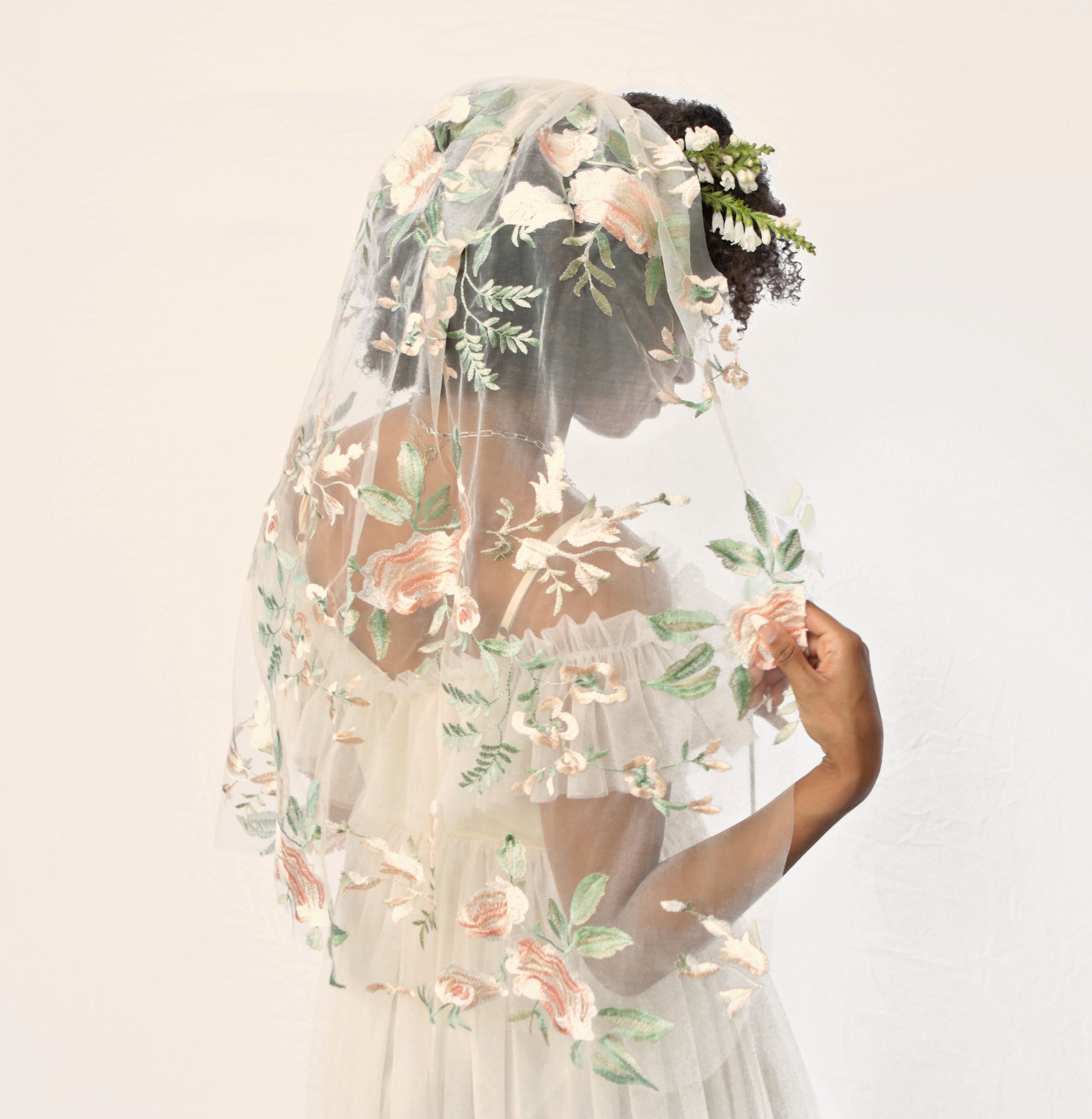 Romantic Bridal Veil with Floral Details