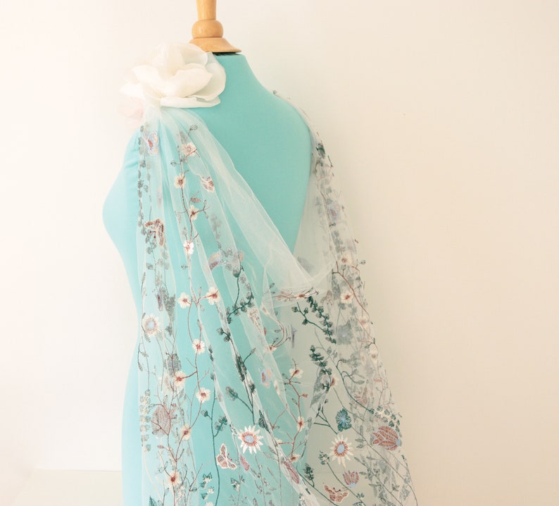 Water lily bridal cape, Clip-on drape cape, Ceremony covering, Blue boho bridal cape 画像 6