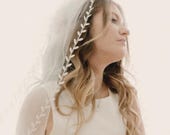 Leaf trim tulle wedding veil