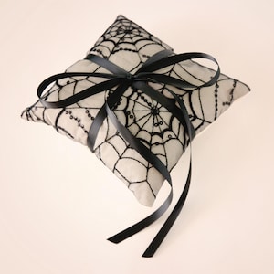 Spiderweb Ring Bearer Pillow l Goth Wedding Pillow