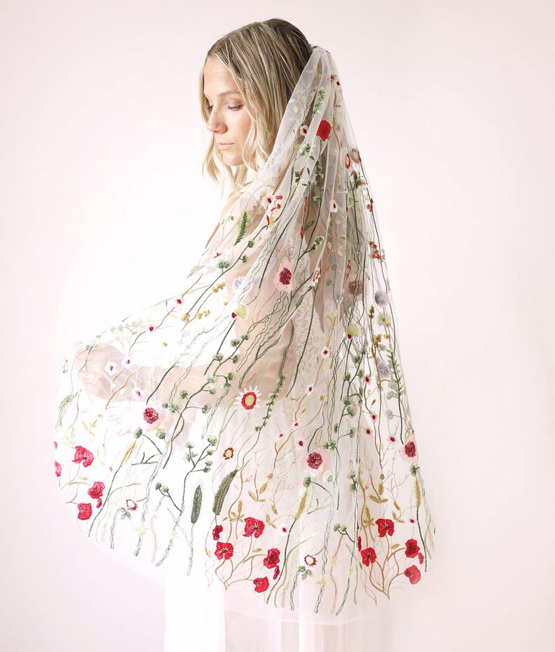 Embroidered Wildflowers Bridal Veil l Boho Flower Wedding Veil image 3