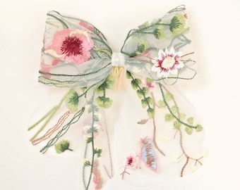 Mini wildflower bow, Veil alternative, Bachelorette flower bow