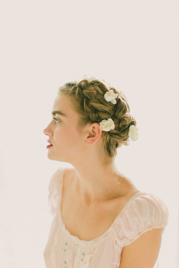 white flower bobby pins
