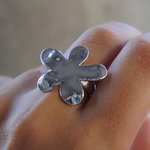 Silver Flower Ring Hawaiian Floral Statement Ring Large Petal Jewelry Unique Women’s Flower Ring Plumeria Adjustable Gift Jewelry for Her