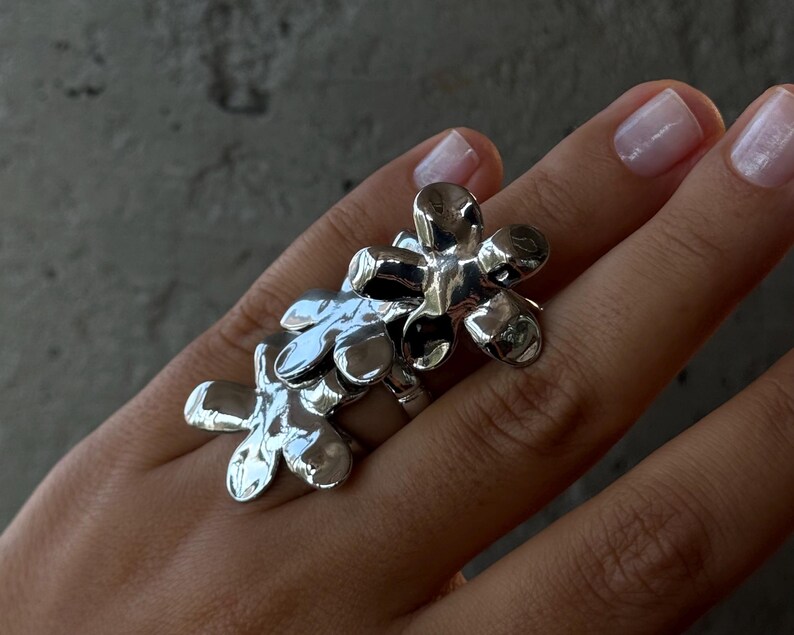 TRES DISEÑOS DE ANILLOS CON BOLITAS DE PLATA MACIZA. PLATA