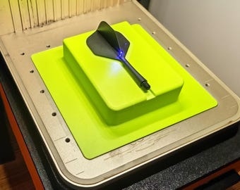 DESCARGAR Soporte para aletas de dardo para grabado láser – Plantilla para aletas de dardo – Accesorio xTool F1 F2 – Herramienta de grabado de aletas de dardo – Regalo para aficionados a los dardos DIY