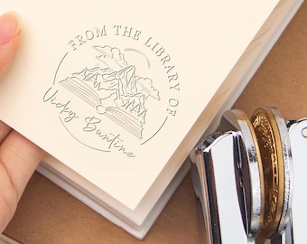 Gepersonaliseerde boekembosser, aangepast embosserontwerp, bibliotheekembosser, cadeau boekenliefhebber, ex libris van, boek behoort tot