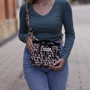 Mini Totebag "Mary" aus T-Shirt Garn gehäkelt; Umhängetasche; (Häkel-)Handtasche in diversen Farben; Handmade Crochet Shoulderbag; TikTok