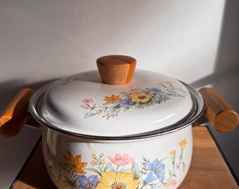 Farm House Floral White Pot