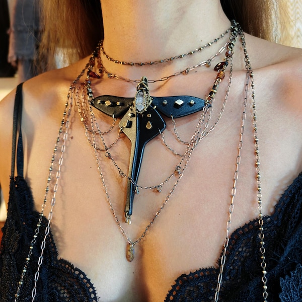 Conjunto de gargantilha de couro com borboleta e pedras de nascimento personalizadas, corrente de colarinho de latão whimsigoth