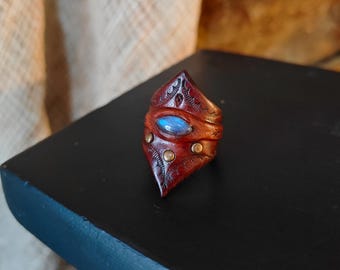 Witchy labradorite Ring, nature inspired italian leather jewelry,unique gemstone ring gift