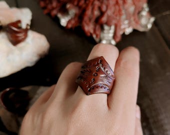Adjustable Leather Statement Ring: Vintage Embossed Full-Grain Cowhide