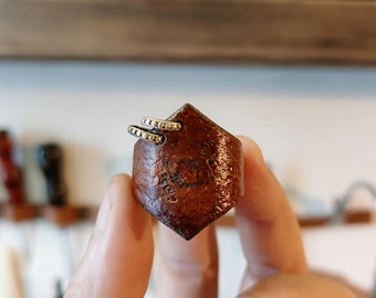 Adjustable Leather Statement Ring: Vintage Style, Nature Inspired
