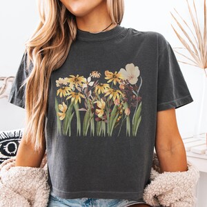 Wildflower Crop Tee Womens Cropped TShirt Soft T Shirt Crop Soft T-Shirt Cropped Shirts for Women Cropped TShirt Women Pressed Flower Shirt
