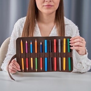Leather pencil roll art, Leather pen case, Artist pencil holder, Roll up pencil case, Handmade pencil case, Personalized pencil roll