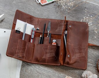 Paint brush holder, Leather pencil roll, Pencil case roll, Gift for painter, Leather brush holder, Leather artist roll, Leather pencil wrap