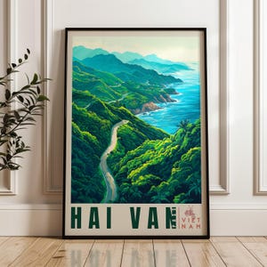 Poster di viaggio del passo di Hai Van, stampa artistica da parete del Vietnam, illustrazione di un viaggio con zaino in spalla, arredamento per la casa e l'ufficio di Da Nang, idea regalo per il sud-est asiatico