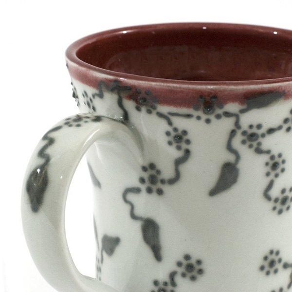 Black and White Vine Coffee Mug, Medium Sized, 14 ounces, juicy red interior