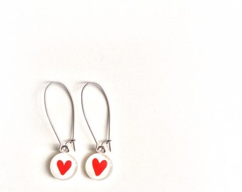 Red heart dangle earrings - handpainted by azurine -