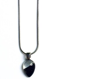 Tiny necklace | black | minimalist | handpainted glass by azurine