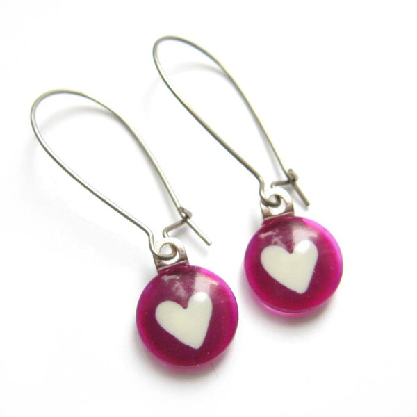 Valentine fuschia and white heart earrings - handpainted glass -