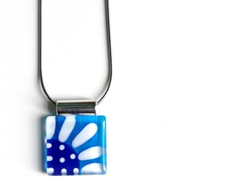 Flower necklace | blue and azure | daisy | on stainless steel chain | hand painted glass by azurine