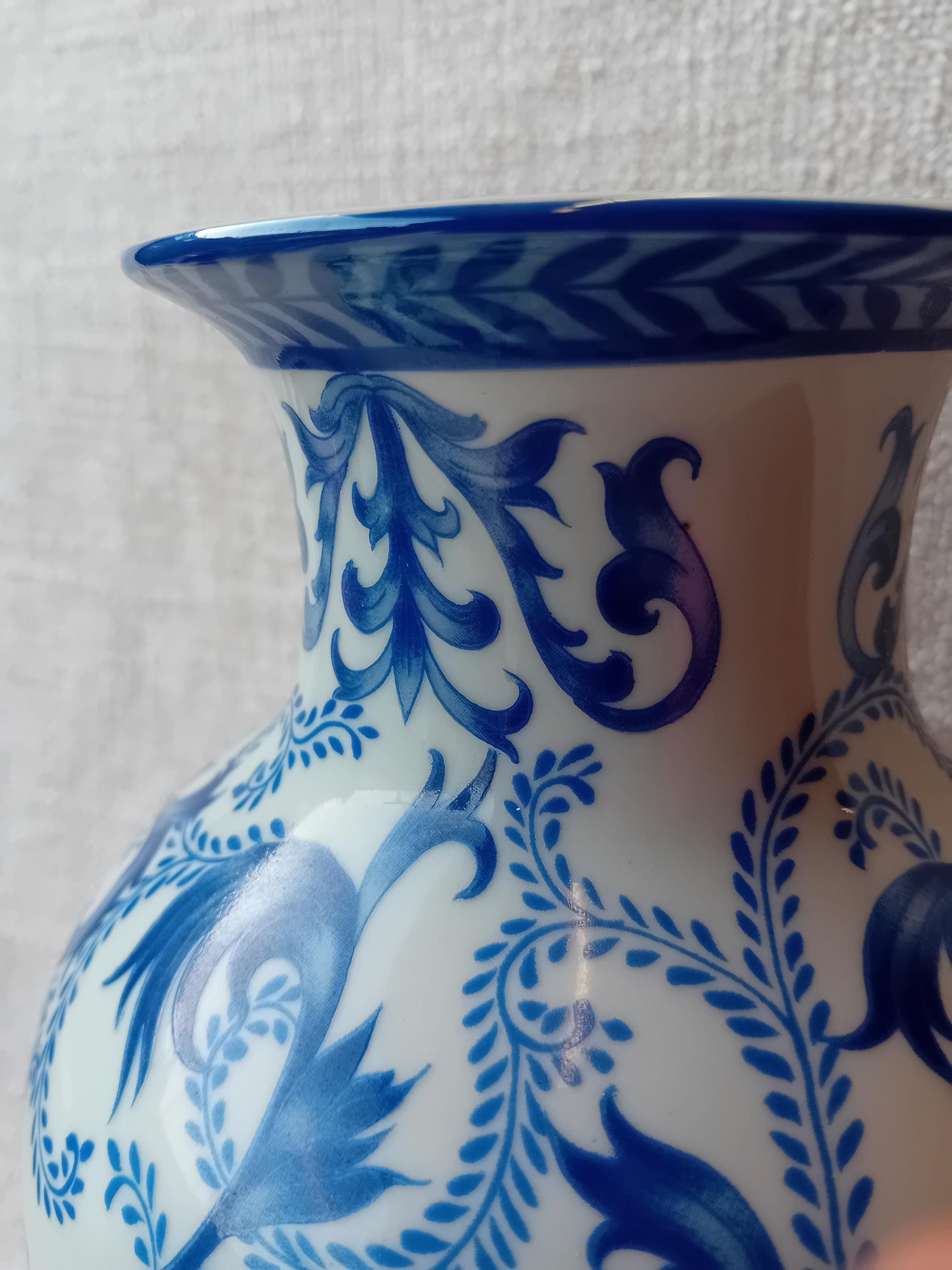 東洋の青と白のシノワズリ手描き装飾縦溝花瓶 - Etsy 日本