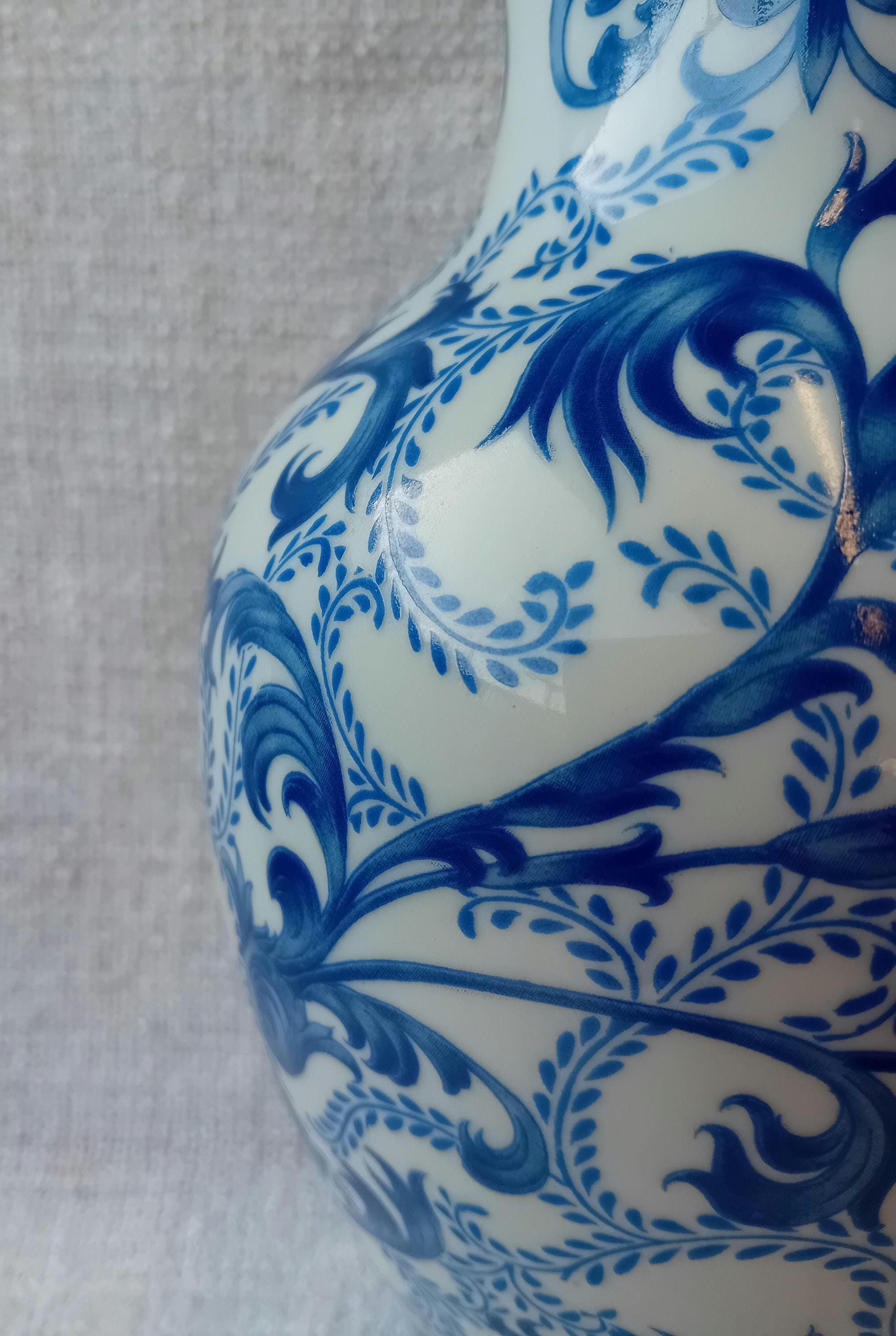 東洋の青と白のシノワズリ手描き装飾縦溝花瓶 - Etsy 日本