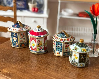 Latas decorativas octogonales vintage en miniatura, accesorios para casas de muñecas en papel a escala 1:12, Sadie&#39;s Kitchen