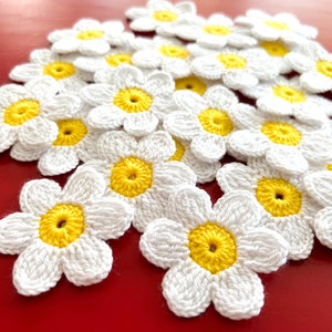 Conjunto de apliques de flores de crochê - apliques de flores, scrapbooking, guarnições, enfeites, motivos e remendos Conjunto de margaridas