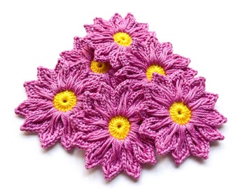Daisy Crochet Flower Set von 12 - Häkelblume Applikation, Scrapbooking, Spitzen, Verzierung, Häkelapplikation Blumen; Motiv & Aufnäher