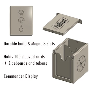 Puede incluir: Una caja gris impresa en 3D con una tapa extraíble que dice "Falkout". La caja tiene un compartimento para guardar 100 cartas con fundas, sideboards y fichas. La caja está diseñada para guardar y exhibir mazos de Commander.