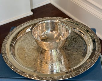 Vintage Oneida Silver Plate Chip and Dip Tray with Attached Bowl | 12.5” Round Serving Tray | Entertaining Serving Piece | Grandmillennial