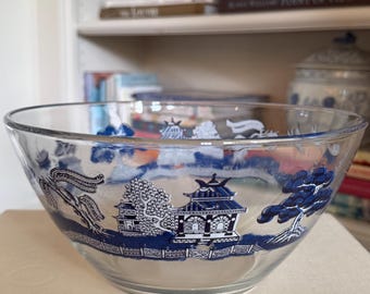 Vintage Arcoroc France Blue Willow Glass Serving Bowl Chinoiserie Transferware Style French Glass Salad Bowl Blue and White Decor