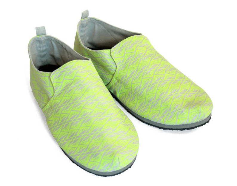 Sz. 11 Lt Grey Neon Yellow Diamonds Canvas/Rubber Lightweight Slip On Shoe image 2