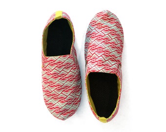 Sz. 5 Seafoam Red Diamonds Canvas/Rubber Lightweight Slip On Shoe