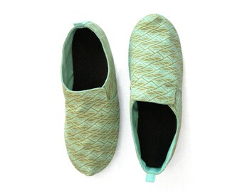 Sz. 8 Seafoam Olive Diamonds Canvas/Rubber Lightweight Slip On Shoe